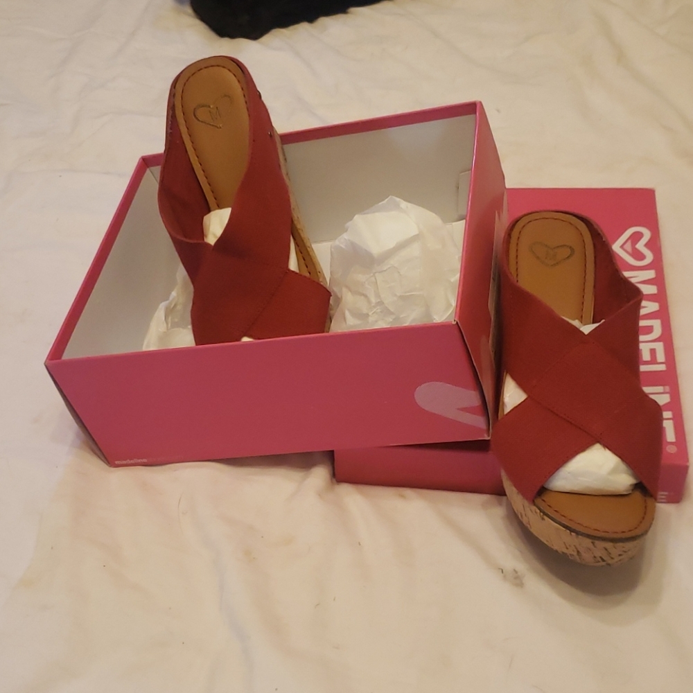 Elastic wedge sandals